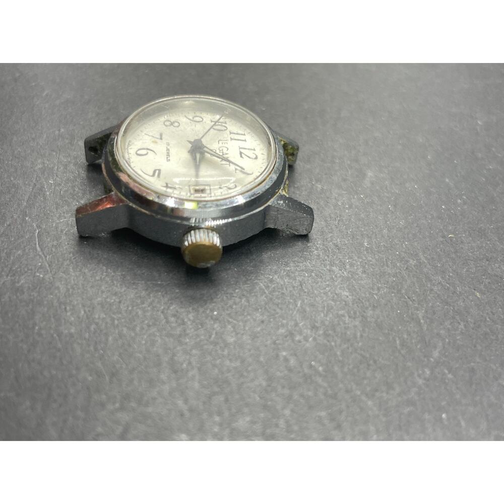 Vintage LeGant QS 17 Jewels Mechanical Watch Red Date Japan 8C27-0010R 23MM - Picture 2 of 7
